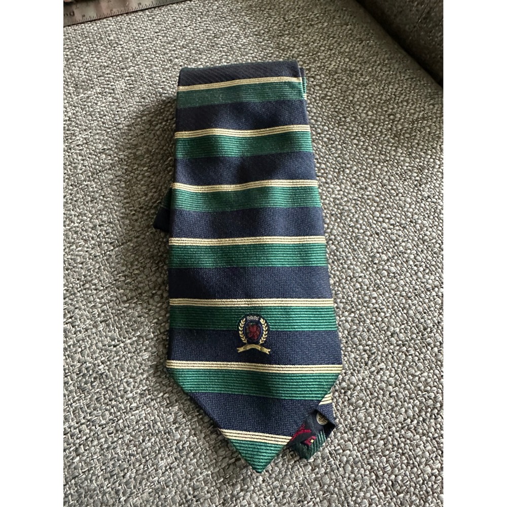 Tommy Hilfiger Mens Silk Necktie Navy Green Gold Striped Crest Logo Prep Tie